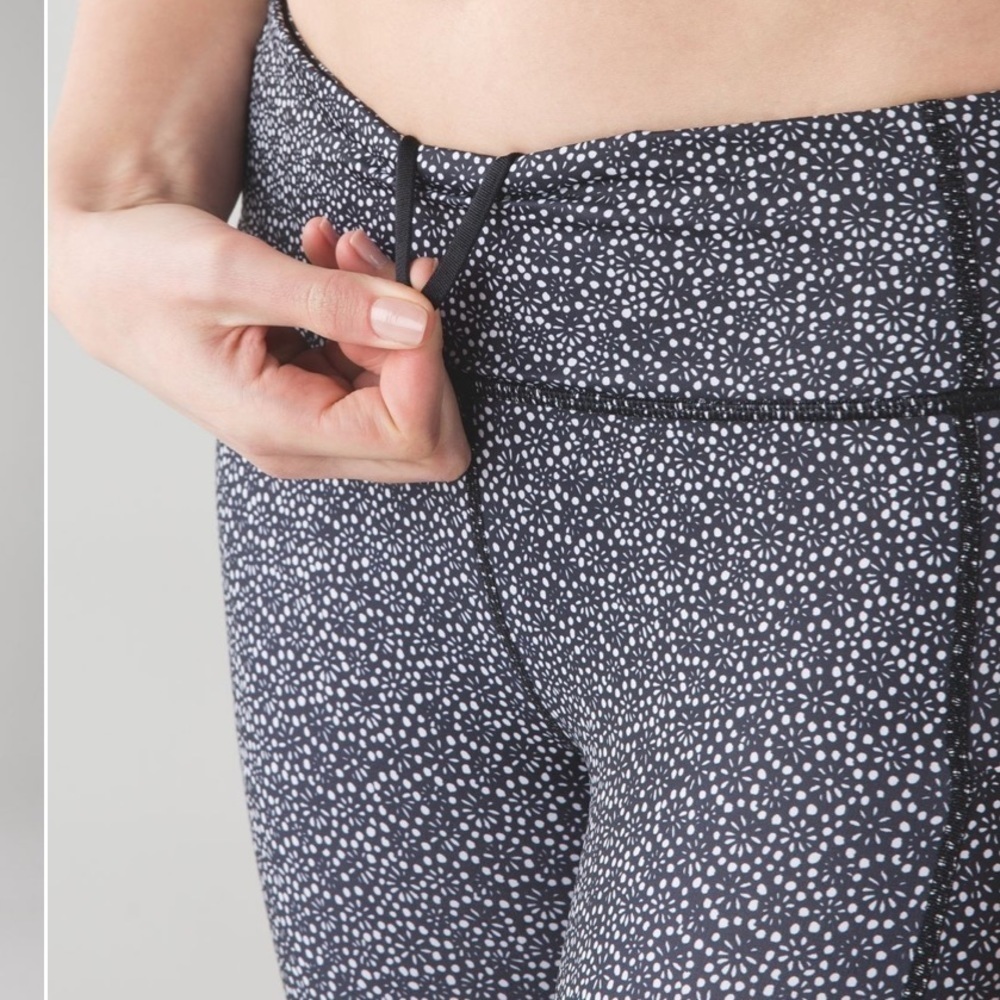 Lululemon Pace Rival Crop Freckle Flower Size 4 - Picture 4 of 8